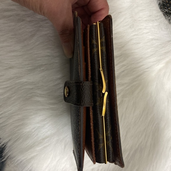 Authentic Louis Vuitton wallet - Picture 12 of 13
